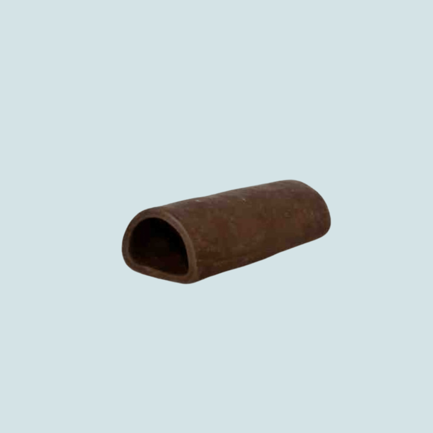 Medium D-shaped breeding cave: 11 x 4 x 3cm.