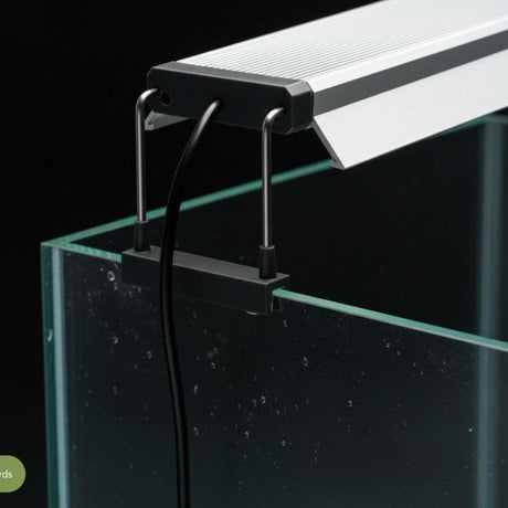 Chihiros B-Series Mirror Shade 60 cm – mounting clips detail
